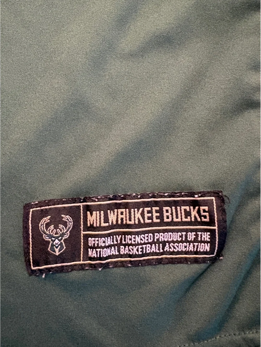 Official NBA Milwaukee Bucks Henley T-Shirt Men's Size Medium Green Short Sleeve
